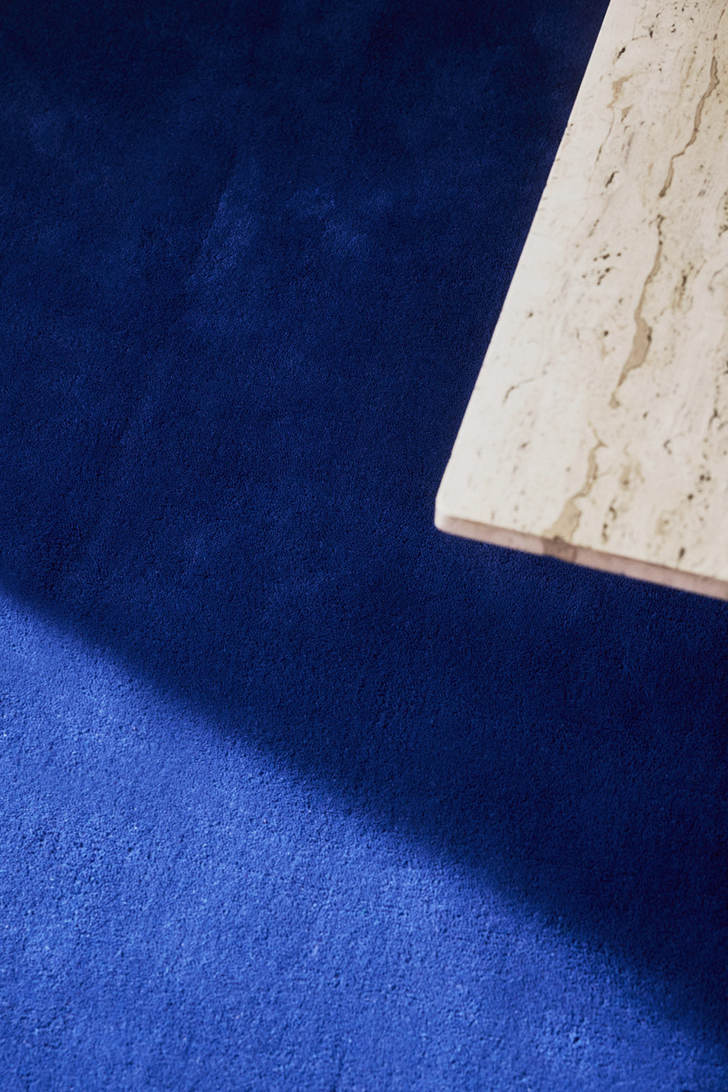 Classic Solid Wool Blue Foncé