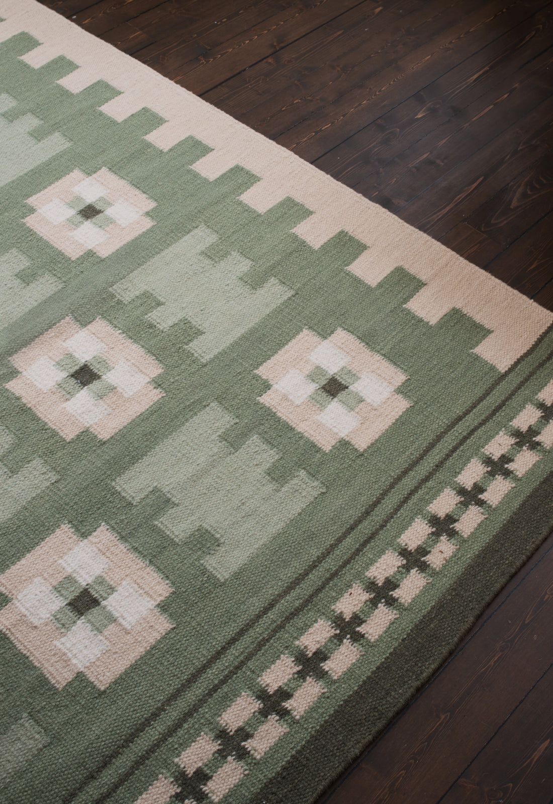 Rollakan Selma Sage Sample