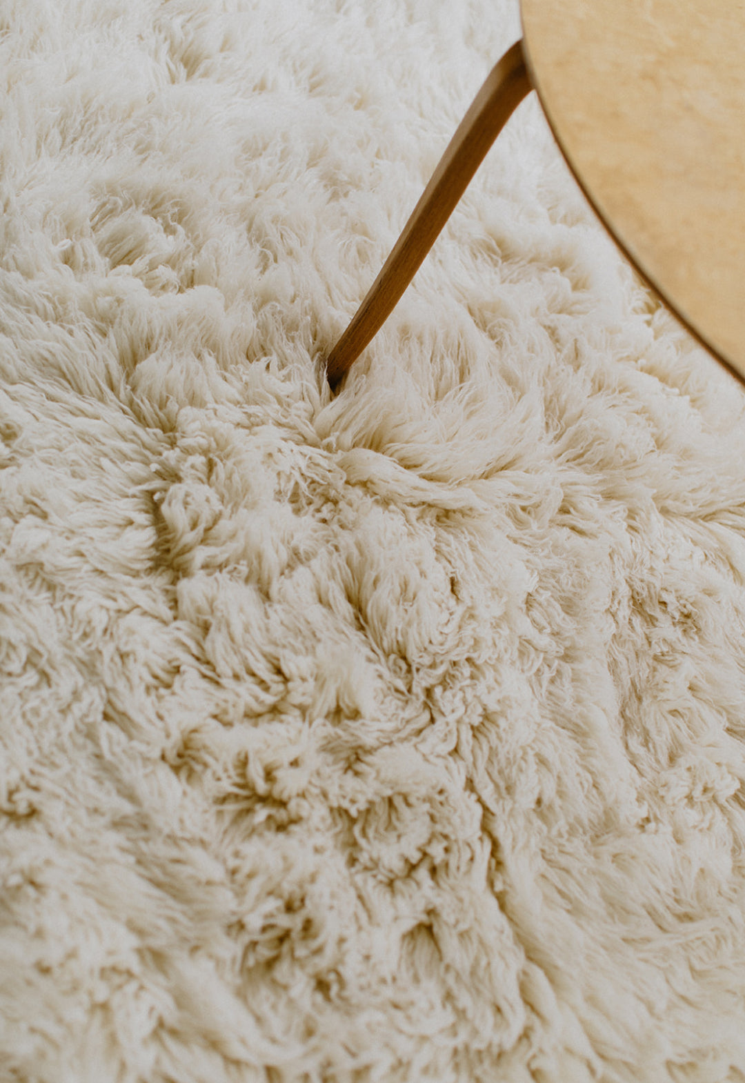 Shaggy Bone White Sample