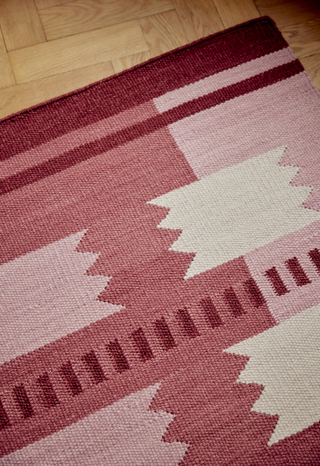 Rollakan Iris Rasberry Sample