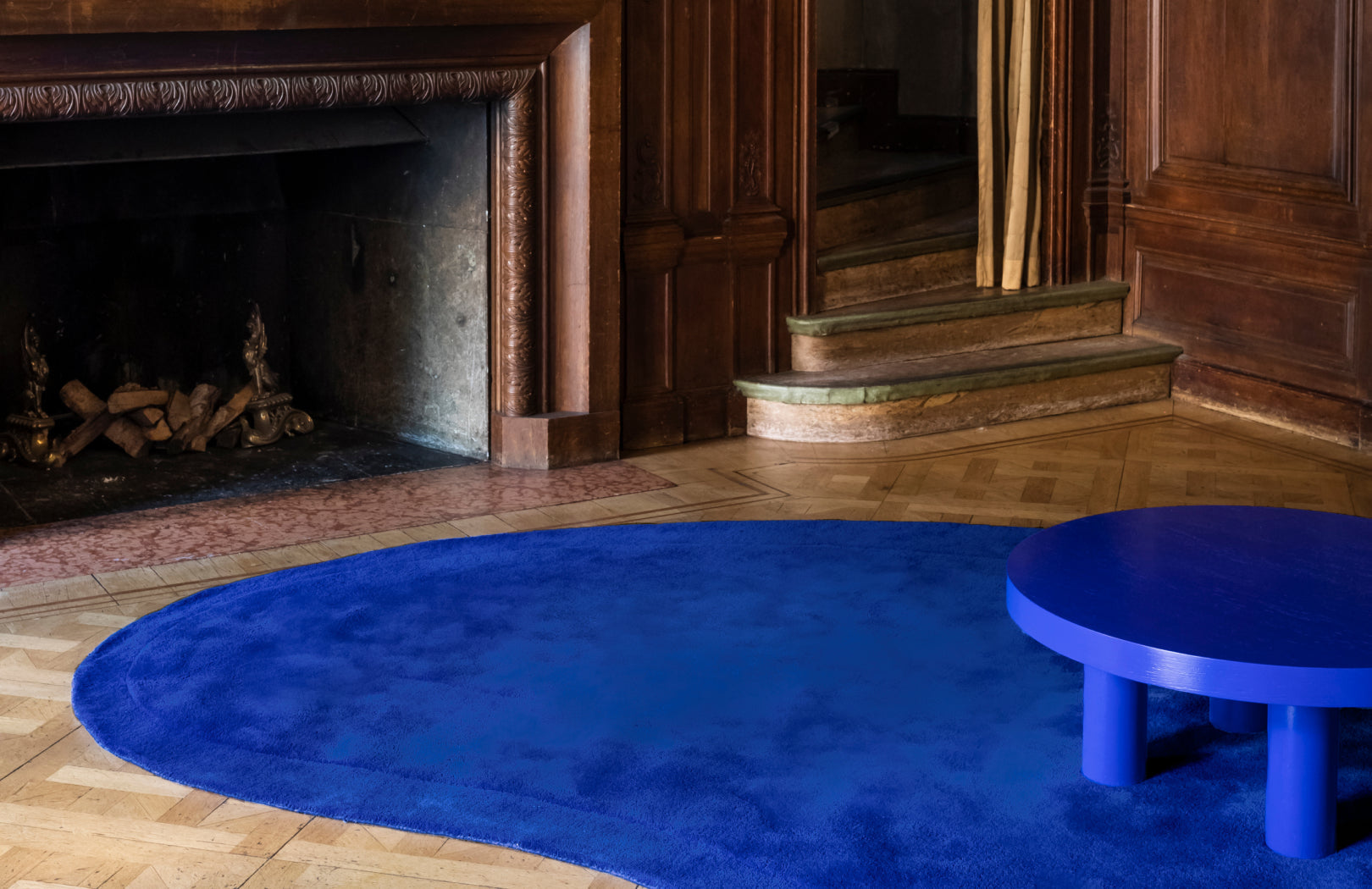 Round & oval rugs – LAYERED