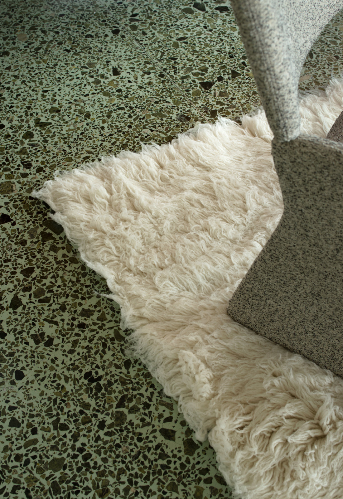 Shaggy Bone White Sample