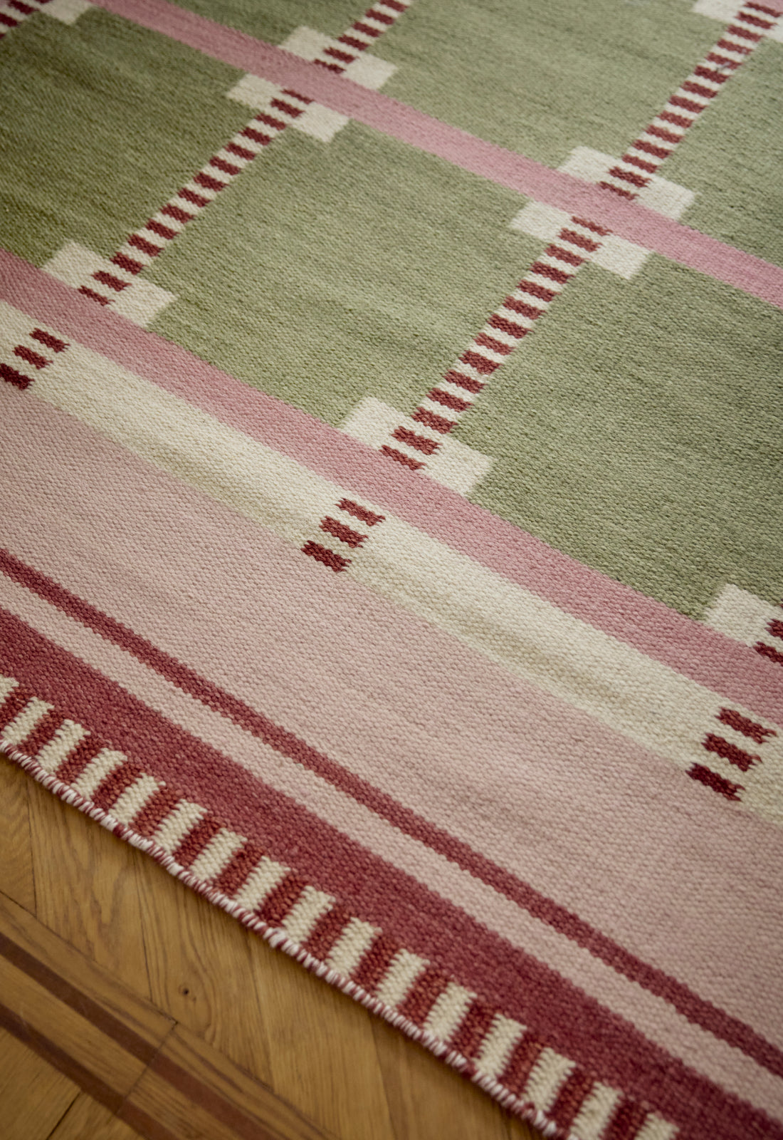 Rollakan Ruth Spring Grass